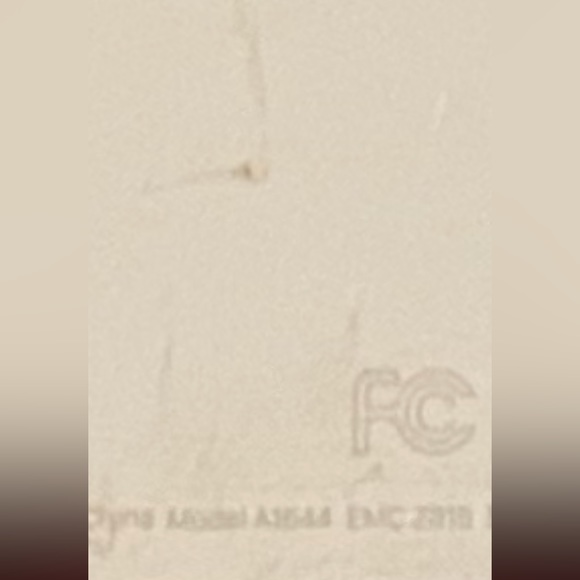 Apple Slim White Key Board FOR PARTS ONLY - Picture 4 of 4